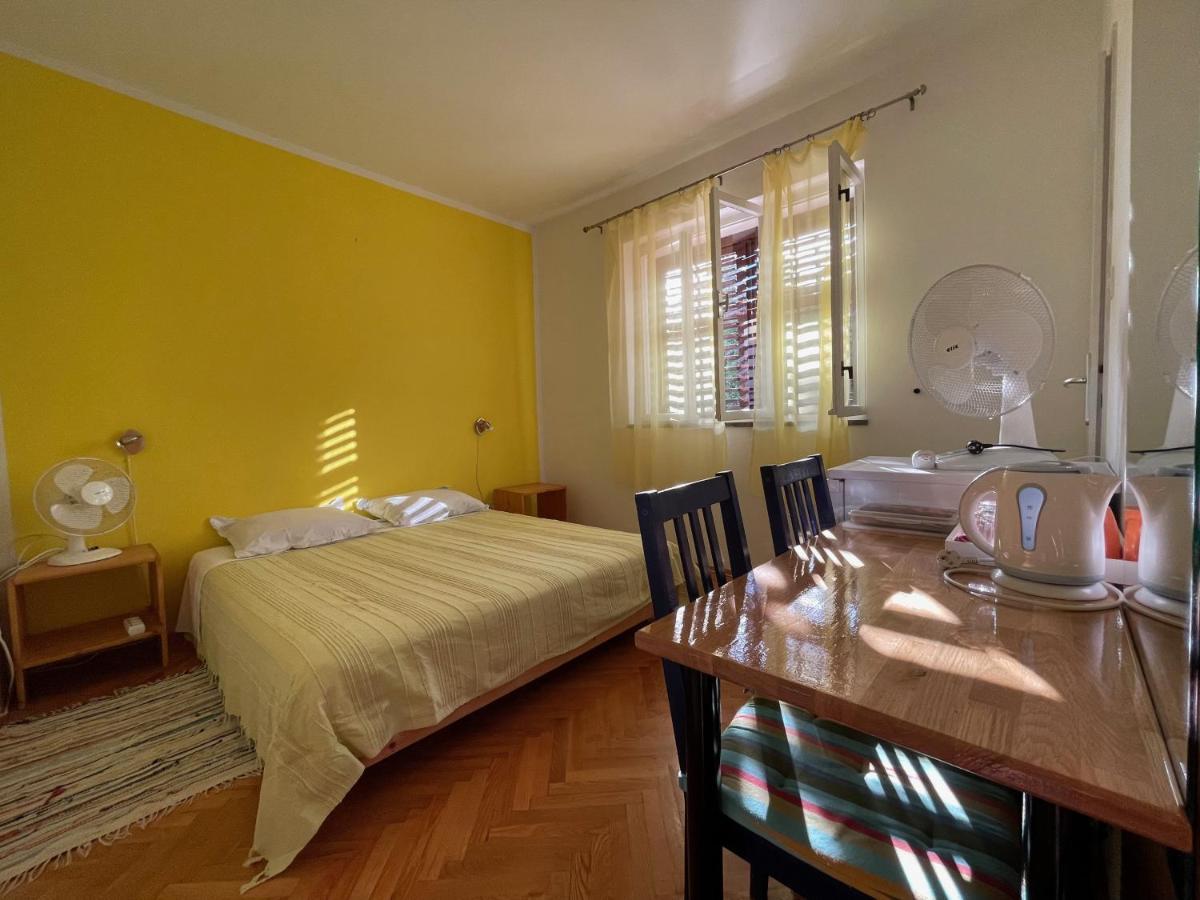 Hvar Guesthouse - Double Bedroom With Private Bathroom Елса Экстерьер фото